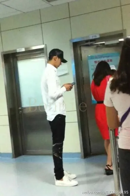 Apakah ini benar Kris yang melakukan pemeriksaan di rumah sakit? @MayGreen_Bb