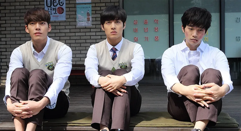 Salah satu adegan TWENTY, kira-kira kenapa nih Junho sampai bonyok-bontok? @koreaboo.com