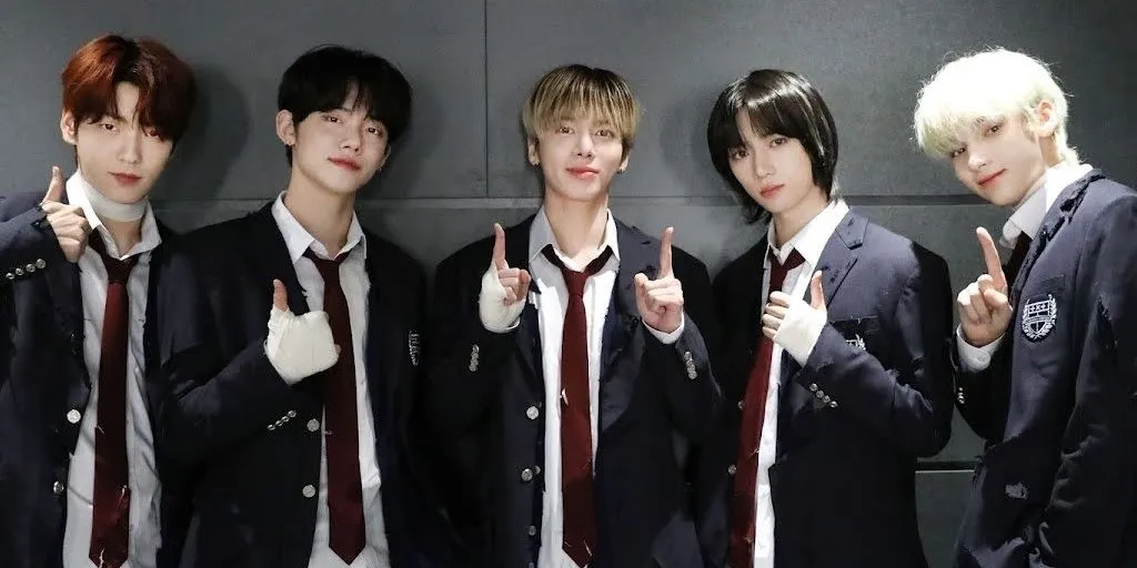 TXT - Thursday's Child Has Far To Go