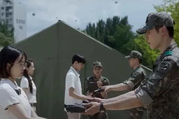 Drama Korea 'DUTY AFTER SCHOOL' (Credit Photo: instagram.com/tving.official/)