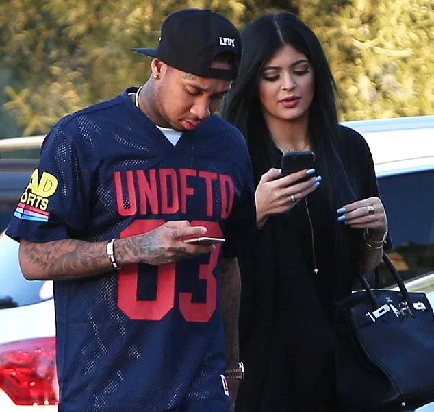 Kim juga sempat disinggung soal hubungan Tyga dan Kylie © via dailymail.co.uk