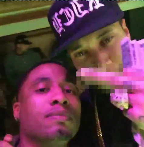 Tyga terlihat bahagia bersama teman-tamnnya © Instagram/wacstar