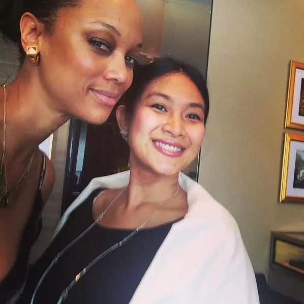 Tyra Banks mengenakan produk perhiasan Happy Salma. / Dokumen Pribadi Happy Salma