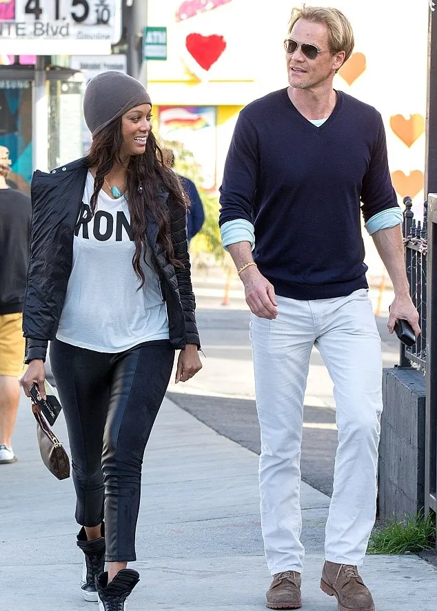 Tyra Banks dan Erik Asla dikabarkan sudah berpisah © dailymail.co.uk