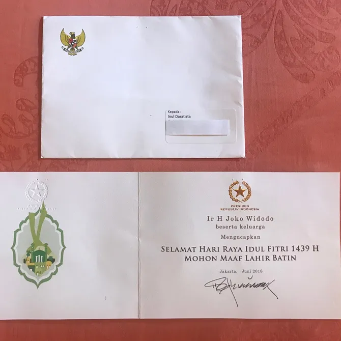Kartu ucapan lebaran yang diberikan pada Inul Daratista (credit: instagram.com/inul.d)