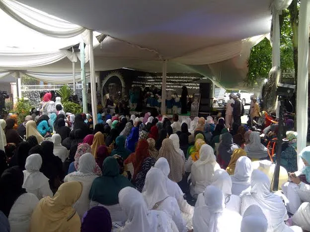 Suasana tahlilan Uje @ KapanLagi.com/Altov Johar