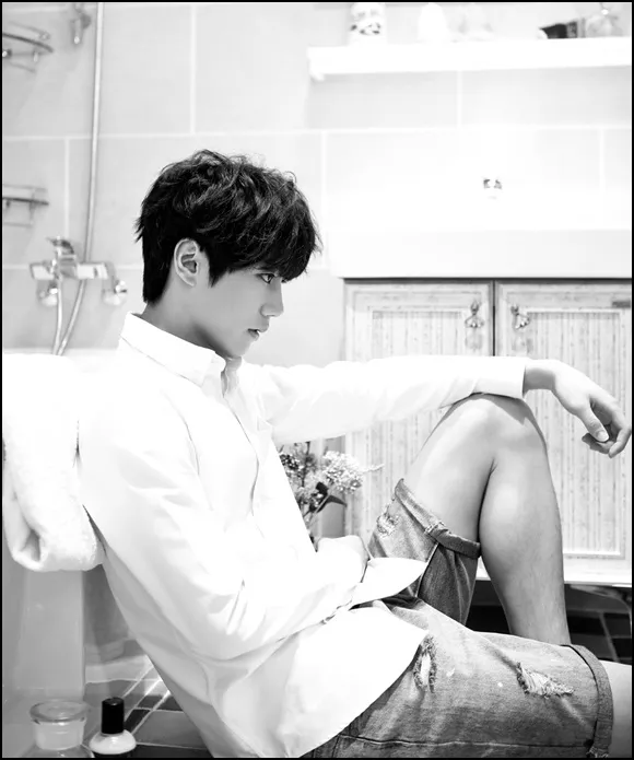 Jun, member baru U-KISS yang masih berusia 17 tahun foto via Soompi