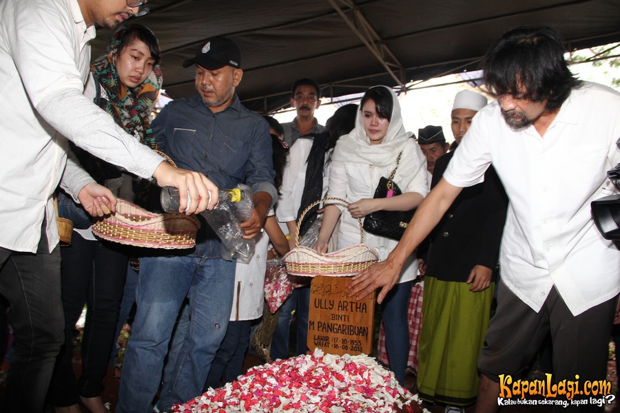 Gatot dan Ully Artha menikah 2012 lalu.