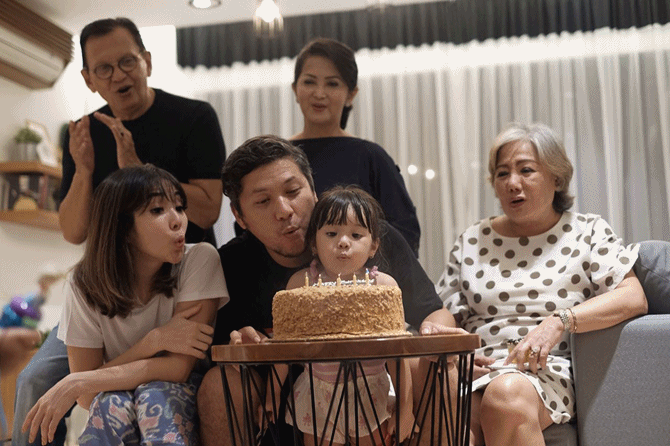 Surprise ulang tahun Gading Marten (credit : instagram.com/gadiiing)