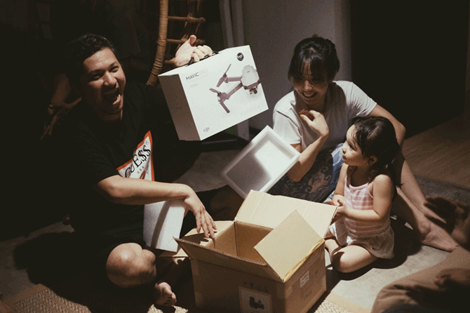 Surprise ulang tahun Gading Marten (credit : instagram.com/gadiiing)