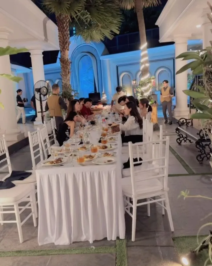 Adakan Pesta di Rumah