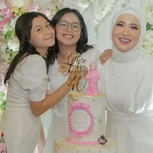 Perayaan Ultah Okie Agustina (Credit: Instagram/okieagustina_)