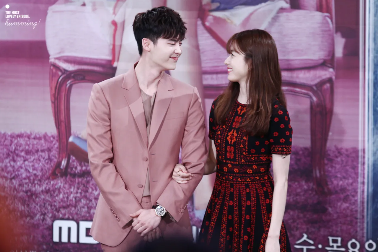 Drama Lee Jong Suk dan Han Hyo Joo 'W' premiere di posisi rating kedua. ©Humming