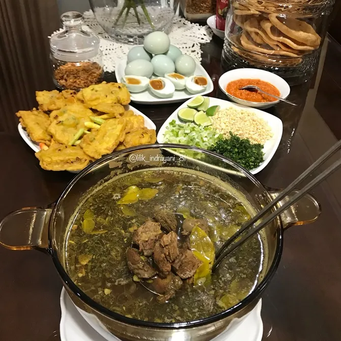 Pesan Nasi Gila dan Rawon Setan