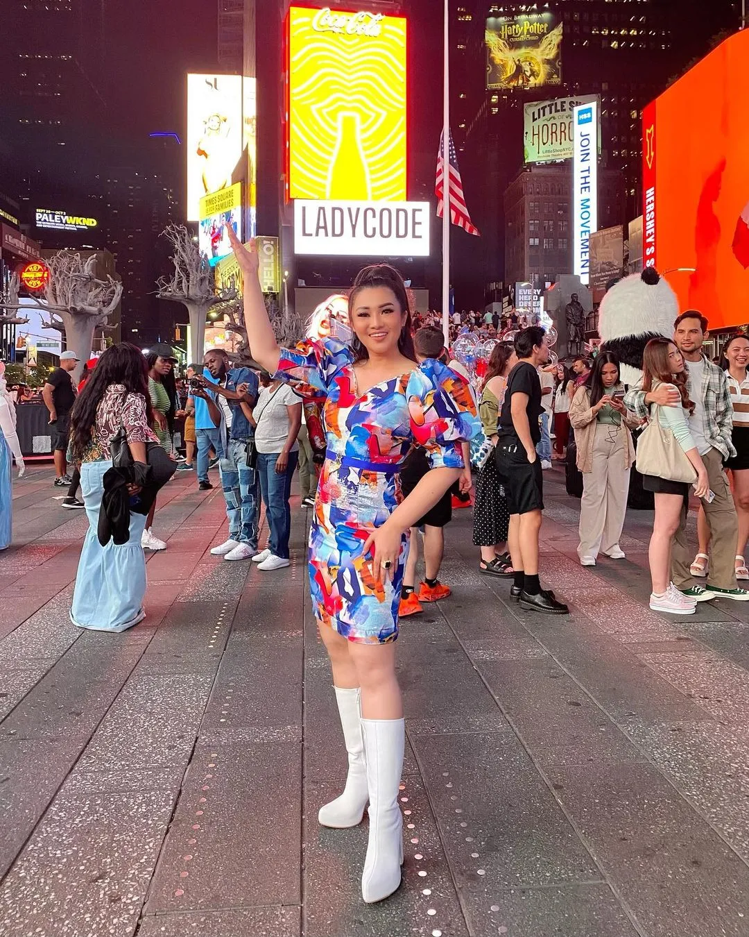 instagram.com/fitricarlina