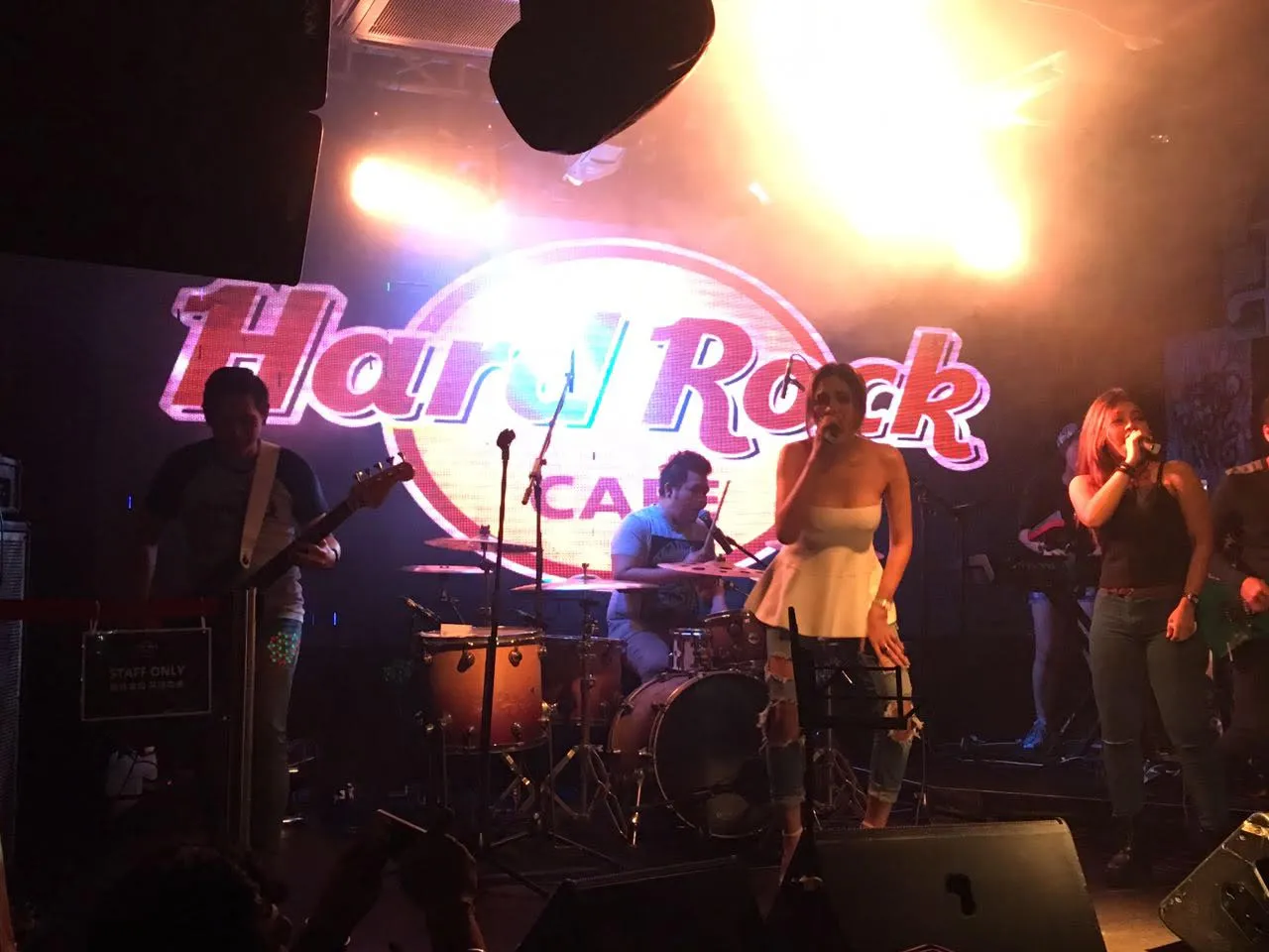 Begini suasana Niki saat manggung di Hard Rock Hongkong/©Dokpri