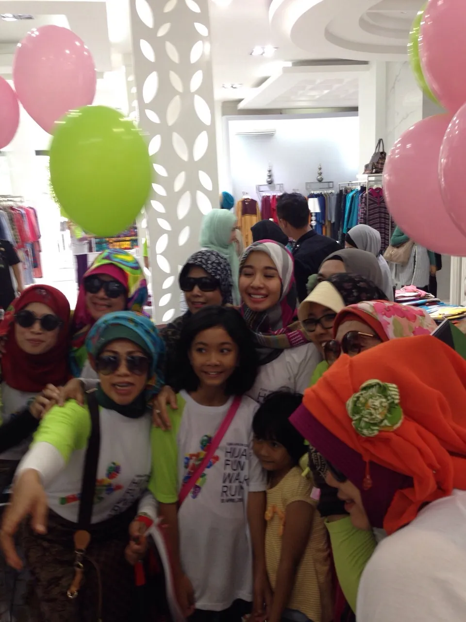 Laudya Cynthia Bella berharap Bandung bisa jadi kiblat fashion muslimah dunia. ©KapanLagi.com®/Hendra Gunawan