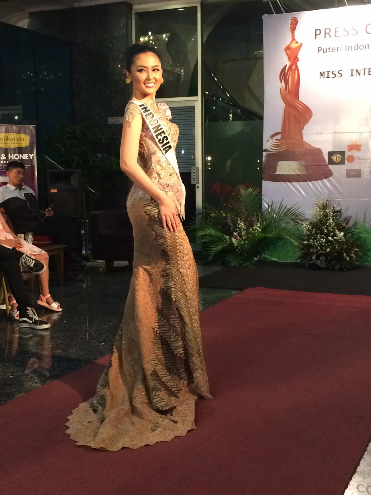 Chintya Fabyola berniat membahas isu kabut asap ke ajang Miss Internasional 2015. ©KapanLagi.com/Hendra Gunawan