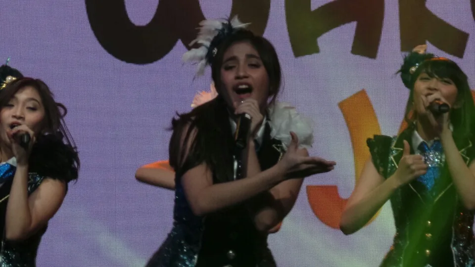 Nabilah JKT48 nampak sangat enerjik saat perform di WakuWaku Japan Music Festival @KapanLagi.com/Sahal Fadli