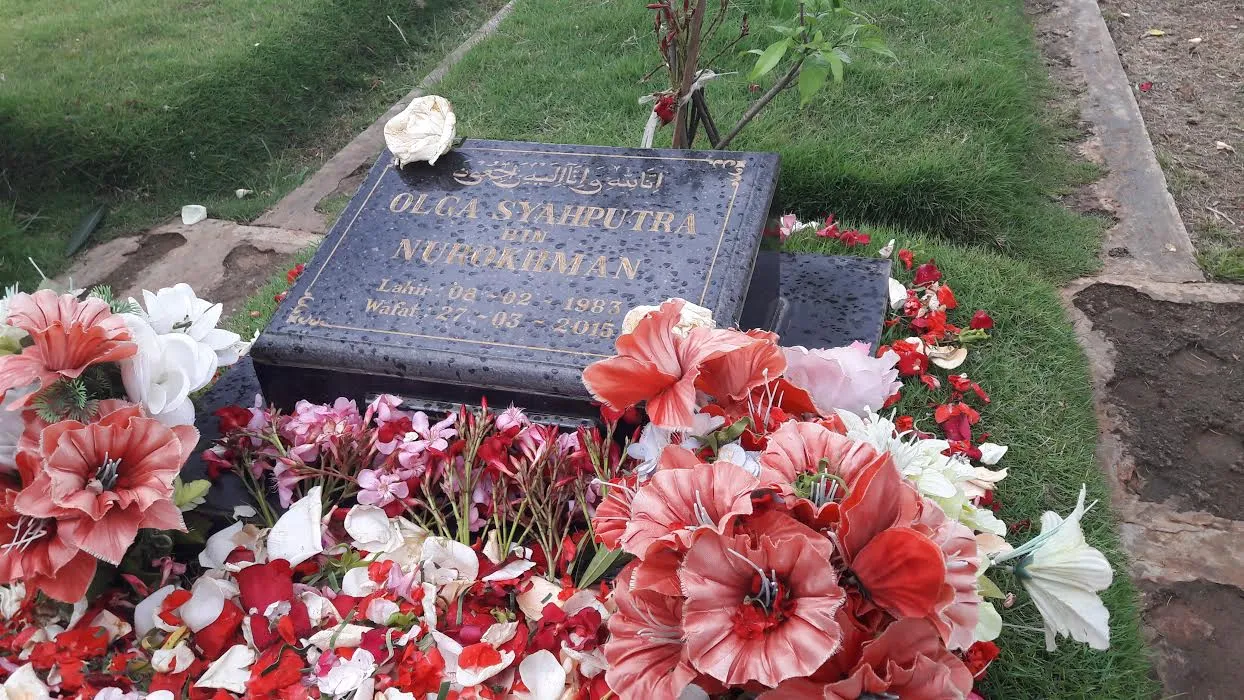 Kondisi makam Olga Syahputra saat ini. ŠKapanLagi.com/Fikri Alfi Rosyadi