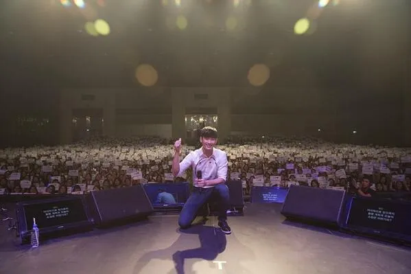 Kim Soo Hyun saat fanmeet di Thailand 