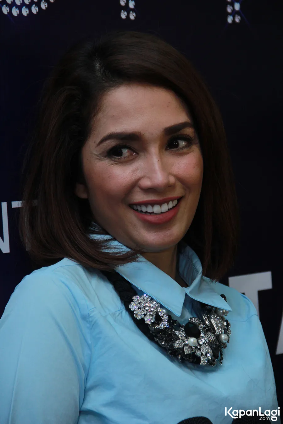 Ussy bakal siapkan tema batik untuk baju lebaran © KapanLagi.com®/ Muhammad Akrom Sukarya