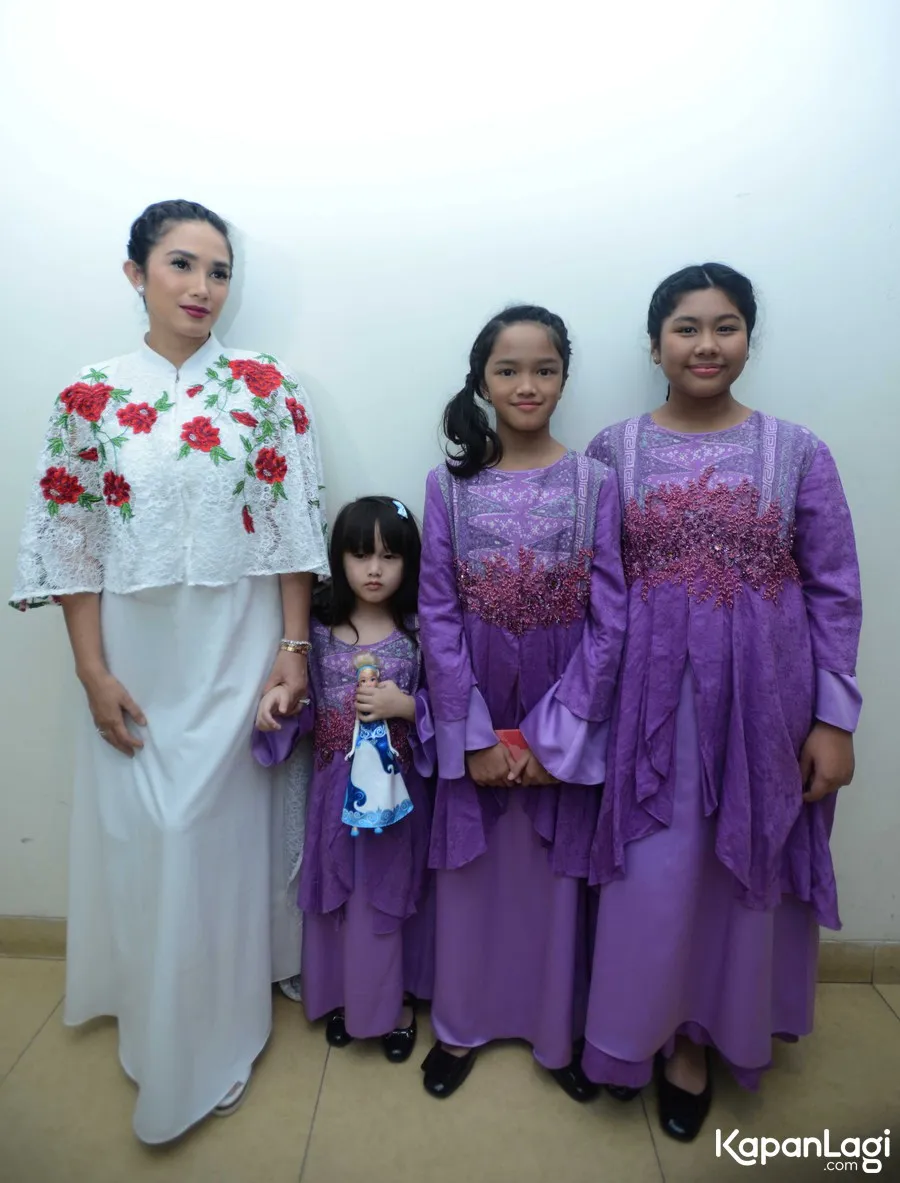 Ussy Sulistiawaty menilai ilmu agama sangatlah penting © KapanLagi.com®/Bayu Herdianto