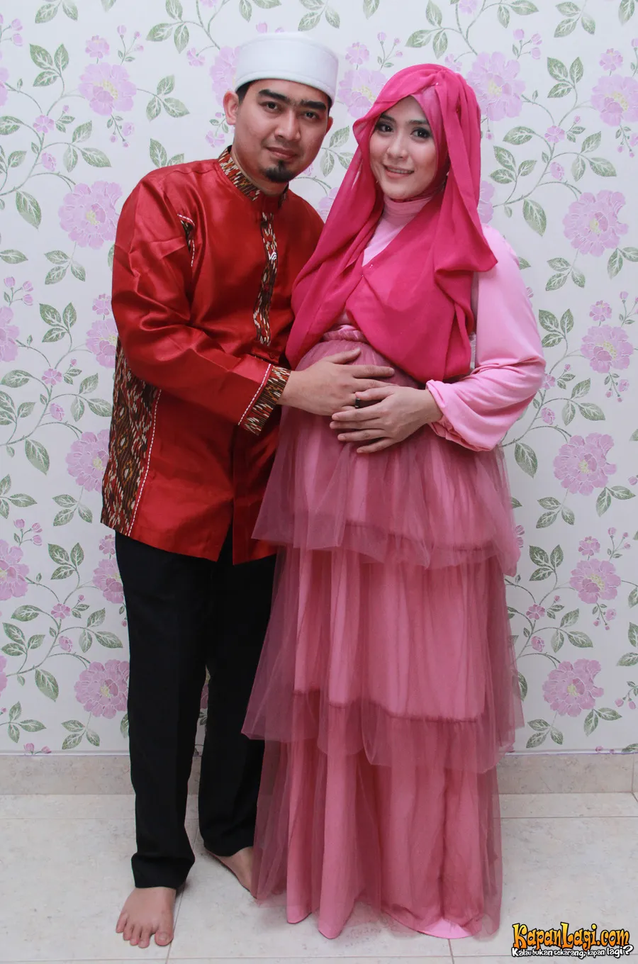 Ustaz Solmed dan April Jasmine
