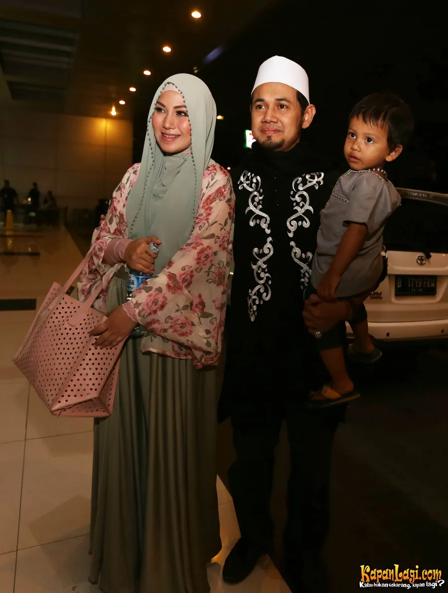 Puput Melati sebut status galaunya hanya bentuk ekspresi karena suka menulis. ŠKapanLagi.com/Budy Santoso