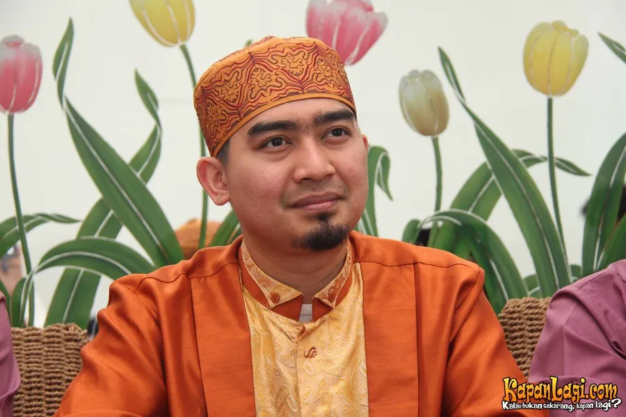 Farhat Abbas menilai secara hukum sah saja seorang Ustaz seperti Ustaz Solmed memasang tarif.