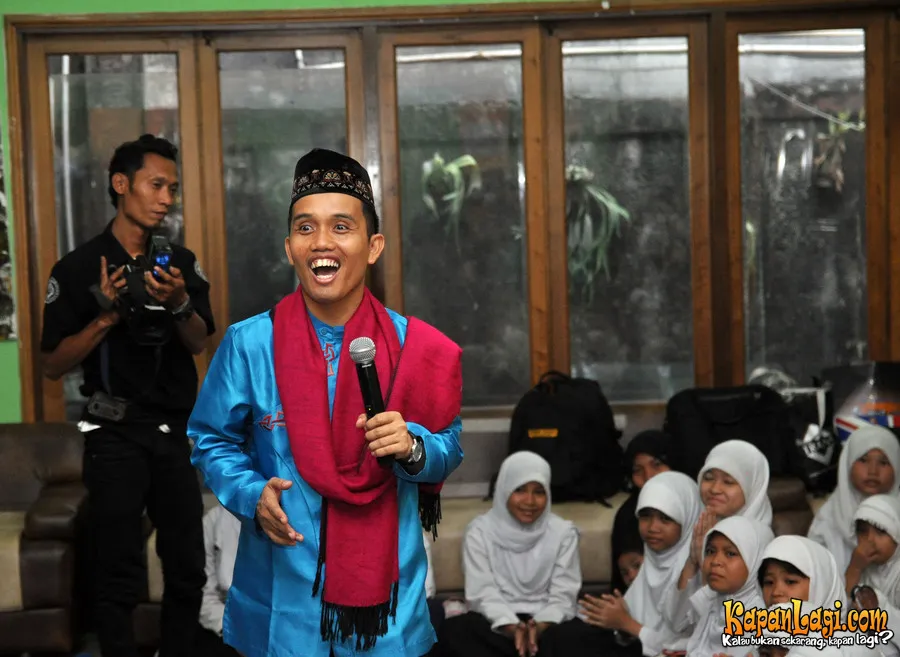 Suasana perayaan ulang tahun Ustaz Maulana