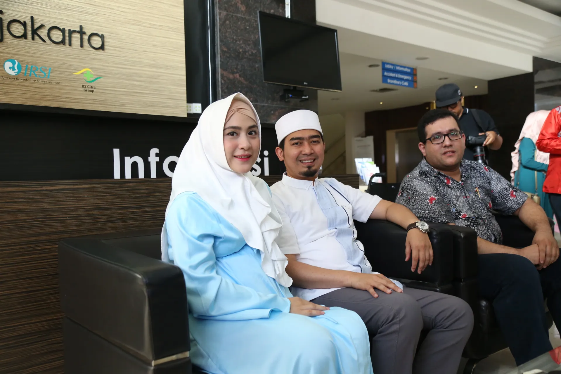 Ustaz Solmed & April Jasmine © Kapanlagi/Akbar Prabowo Triyuwono