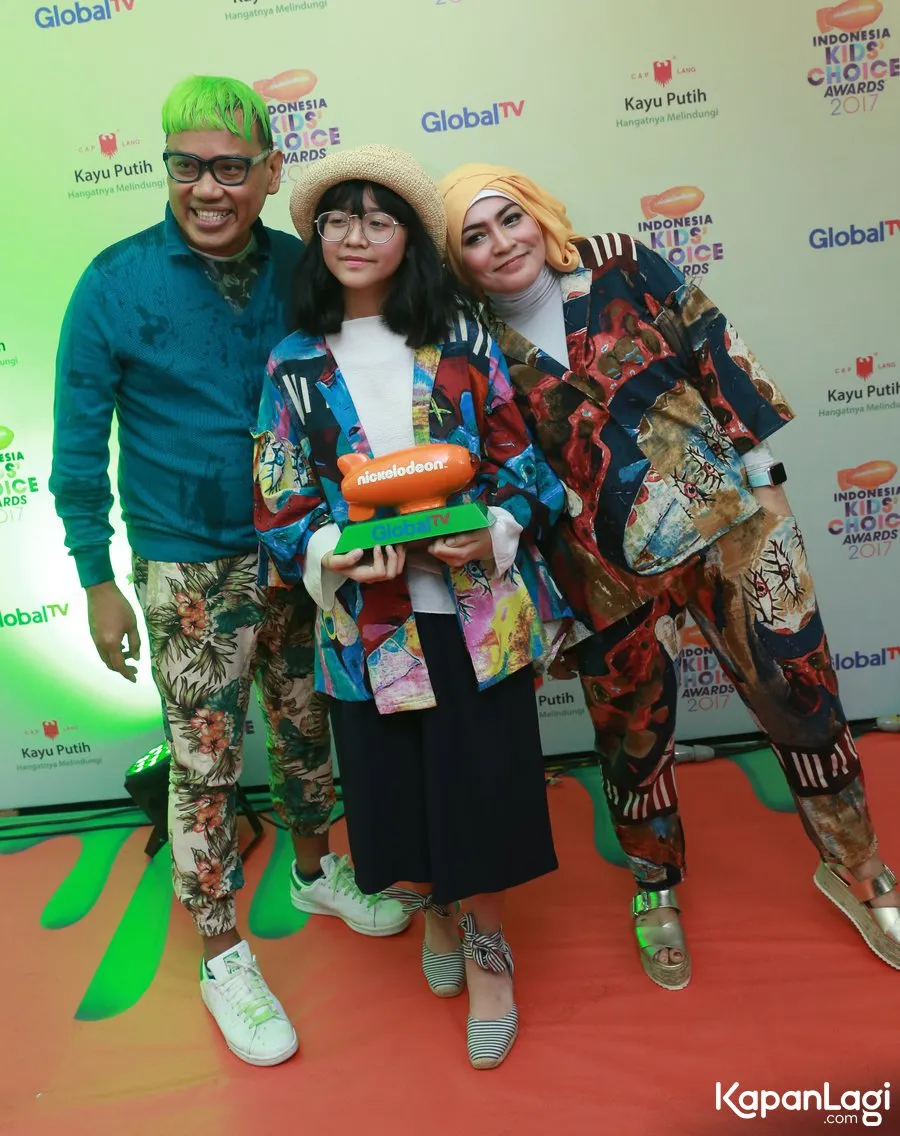 Uya Kuya dan Astrid bercerita tentang perkembangan Cinta yang sudah ABG © KapanLagi.com®/Agus Apriyanto