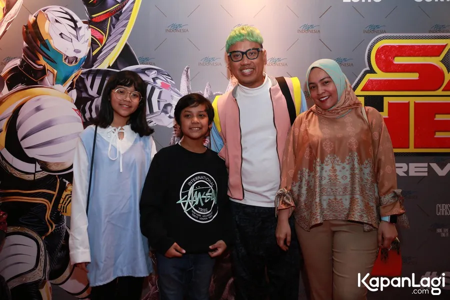 Uya sampai berburu baju ala boyband © KapanLagi.com®/Muhammad Akrom Sukarya