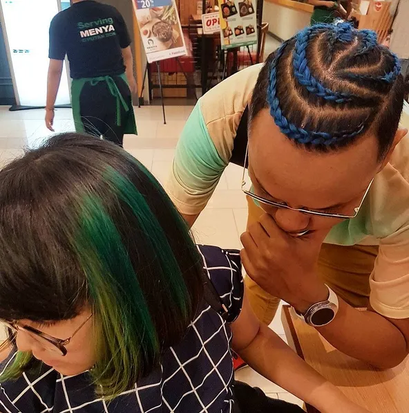 Kompak dengan sang anak yakni Cinta, Uya Kuya tunjukkan gaya rambut yang unik. /©instagram.com/king_uyakuya