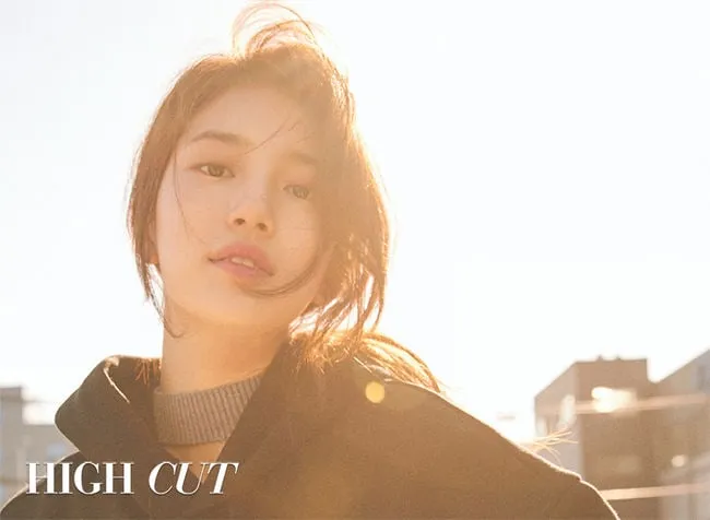 Suzy Miss A menjadi model High Cut. © High Cut