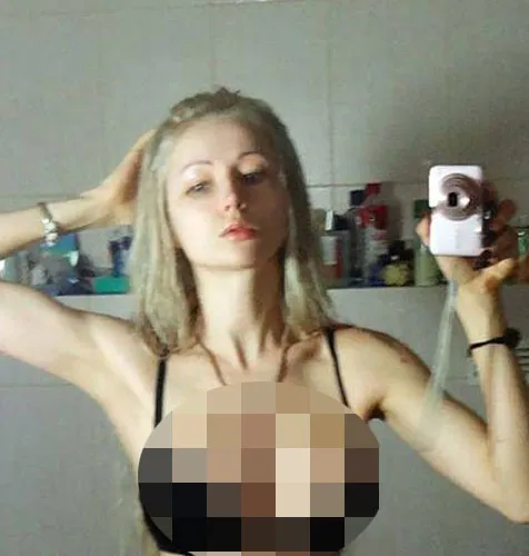 Foto Selfie Valeria Lukyanova @ eonline.com