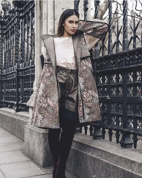Stylish, Valerie juga dikenal karena penampilannya yang selalu menarik. /©instagram.com/valerieethomas