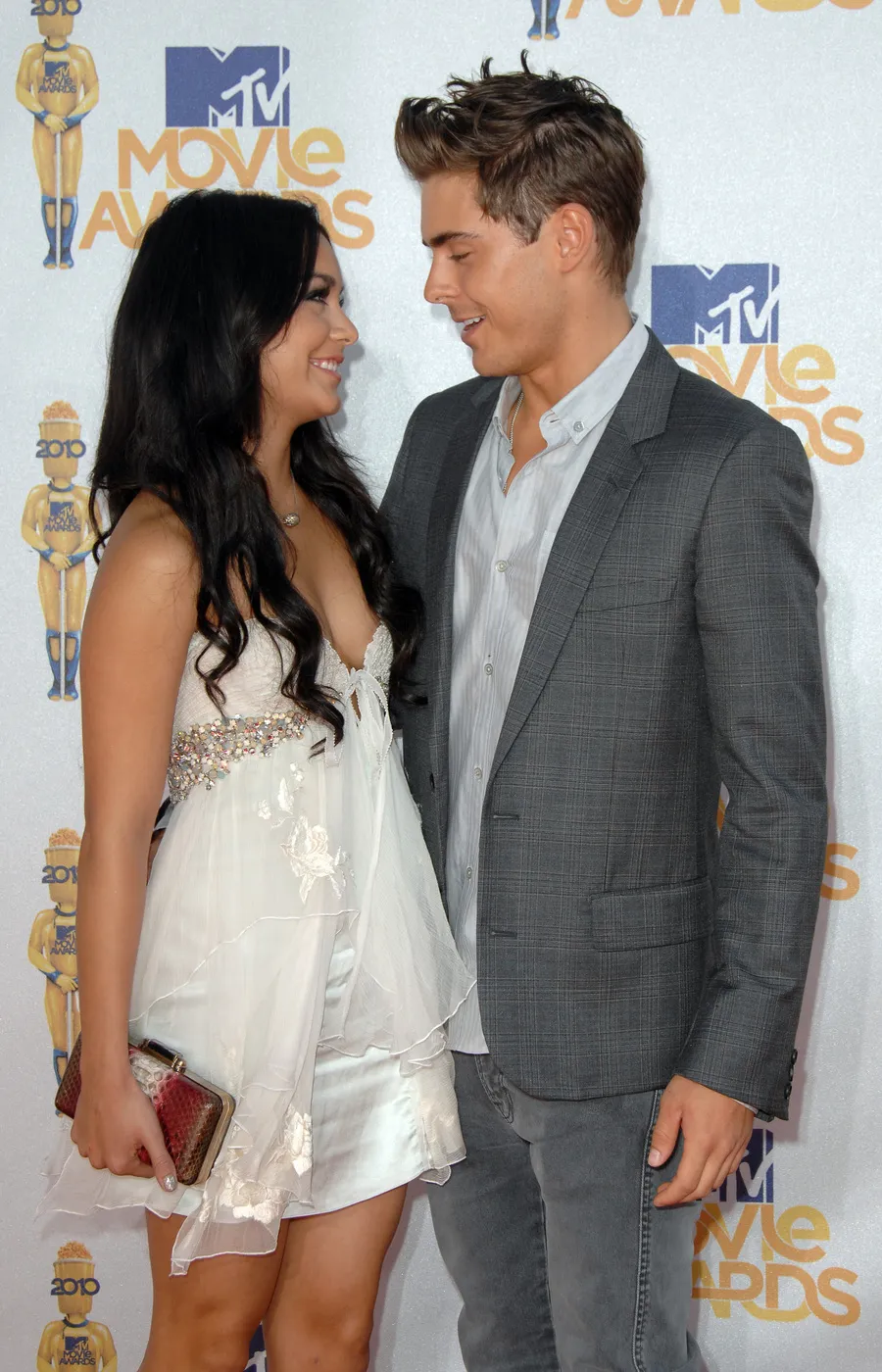 Vanessa Hudgens & Zac Efron © kapanlagi.com®