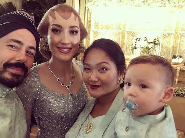 Varsha Strauss cantik dengan paes Jawa ©instagram/utywibowo