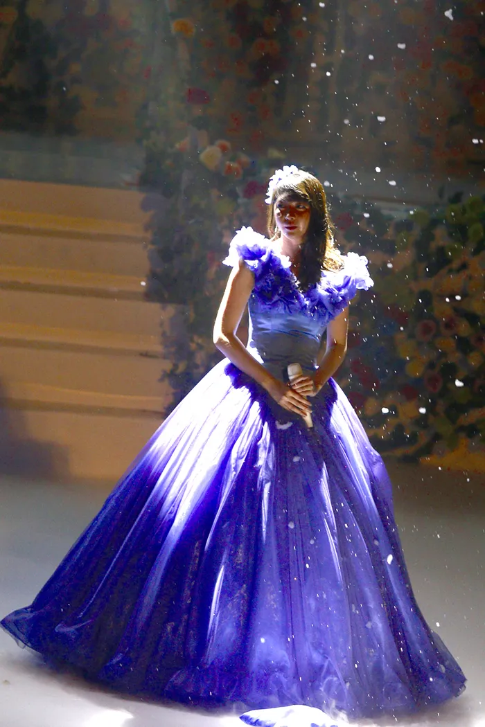 Sebelum mengakhirinya, Ve tak lupa untuk mewariskan semangat yang ia dapat pada member JKT48 lainnya © KapanLagi.com/Djoko Poerwanto