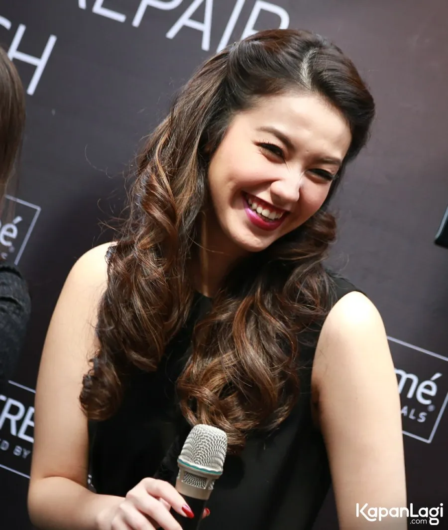 Velove pernah pakai perawatan rambut tradisional © KapanLagi.com®/Agus Apriyanto