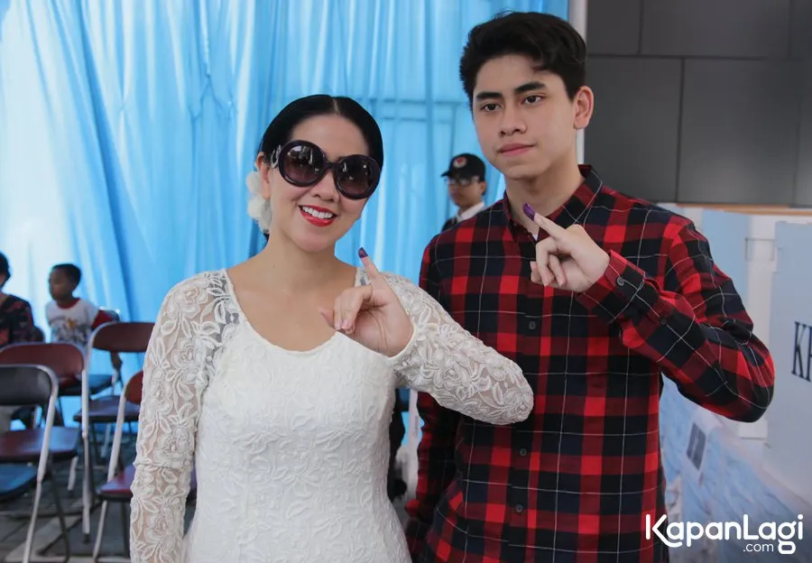 Venna Melinda terharu kedua putranya sangat menyayangi Vania © KapanLagi.com®/Agus Apriyanto
