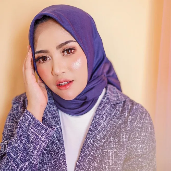 Rachel Vennya putuskan berhijab (credit: instagram.com/rachelvennya)