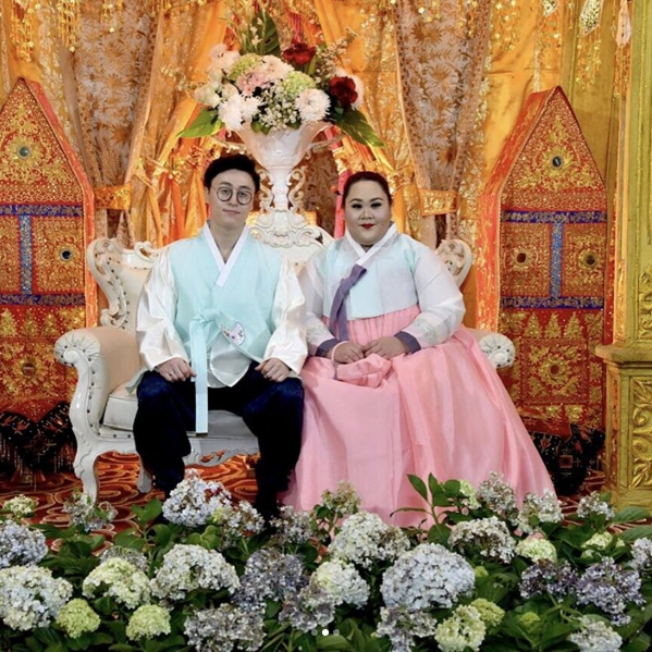 Jun dan Vera bertemu pada akhir tahun 2016 lalu dan menikah pada Februari 2017 © instagram.com/veranandaputri