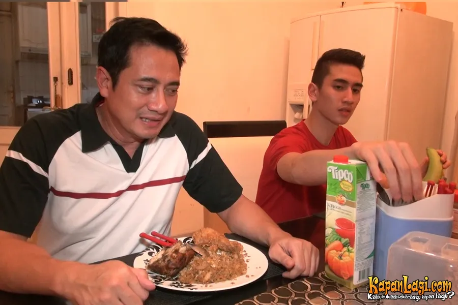 Ivan memberikan pesan-pesan untuk anaknya yang mulai beranjak dewasa.