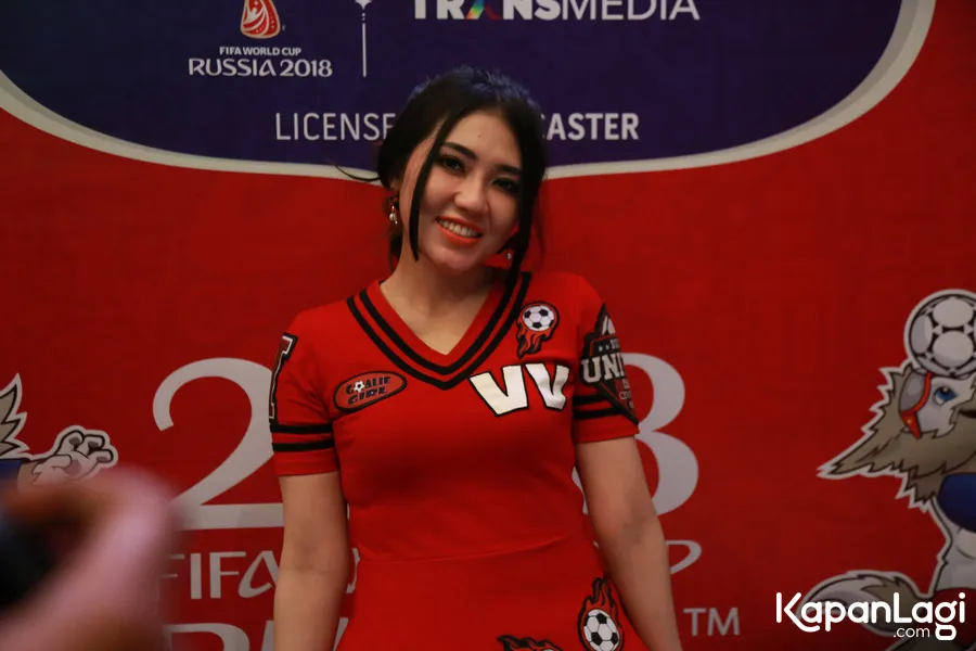 Via Vallen saat mendukung Piala Dunia 2018