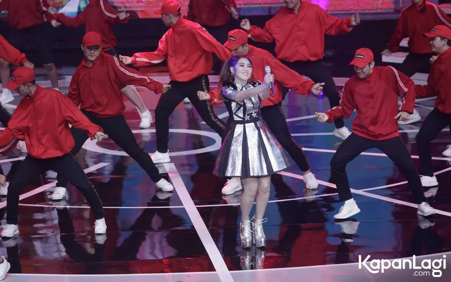 Via Vallen kini jadi penyanyi dangdut paling populer.