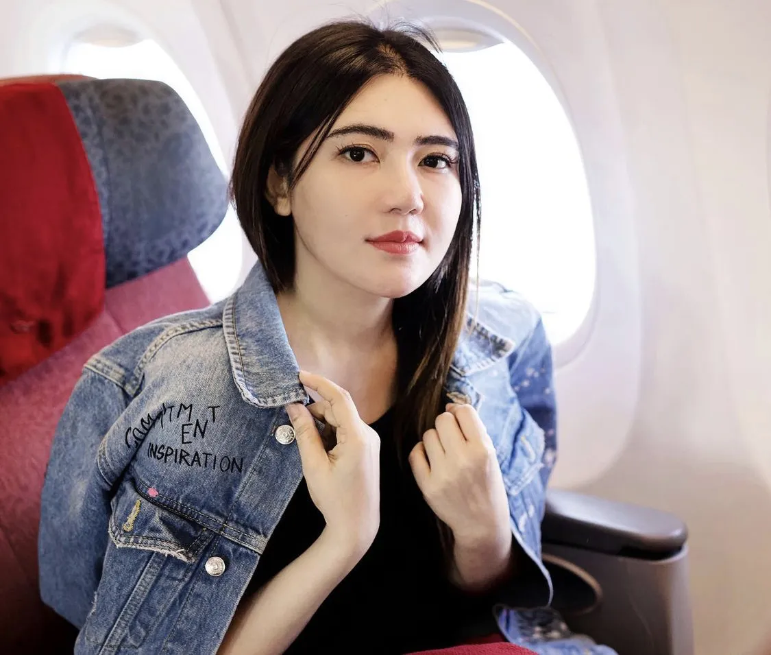 Via Vallen @ instagram.com/viavallen