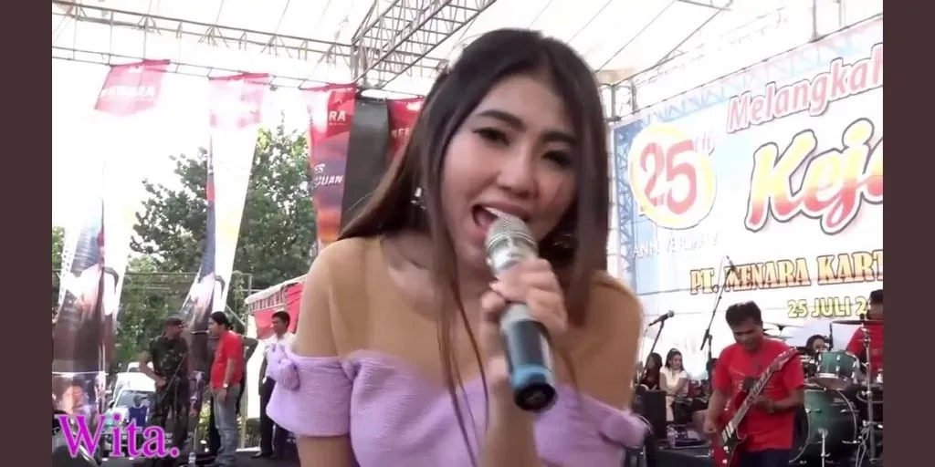 Via Vallen - Terjemahan Suket Teki Bahasa Indonesia